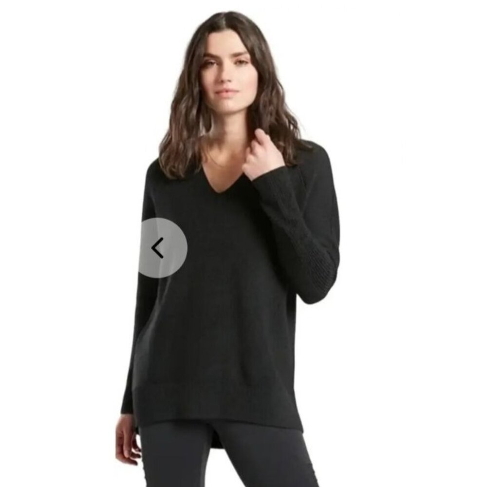 Athleta Hanover Black Merino Wool Sweater Womens size Medium V Neck